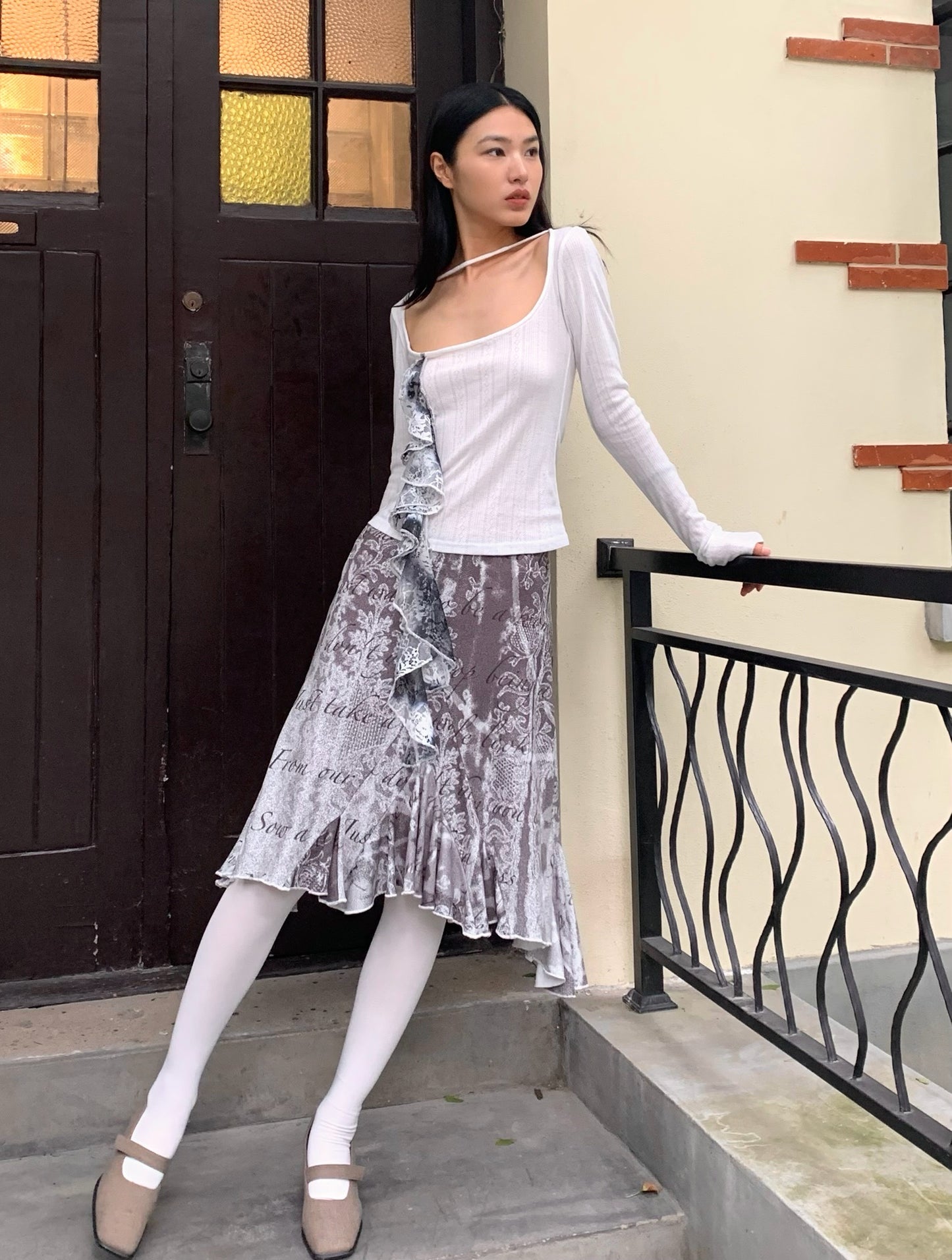 Ballerina white lace long-sleeved top with large round neckline