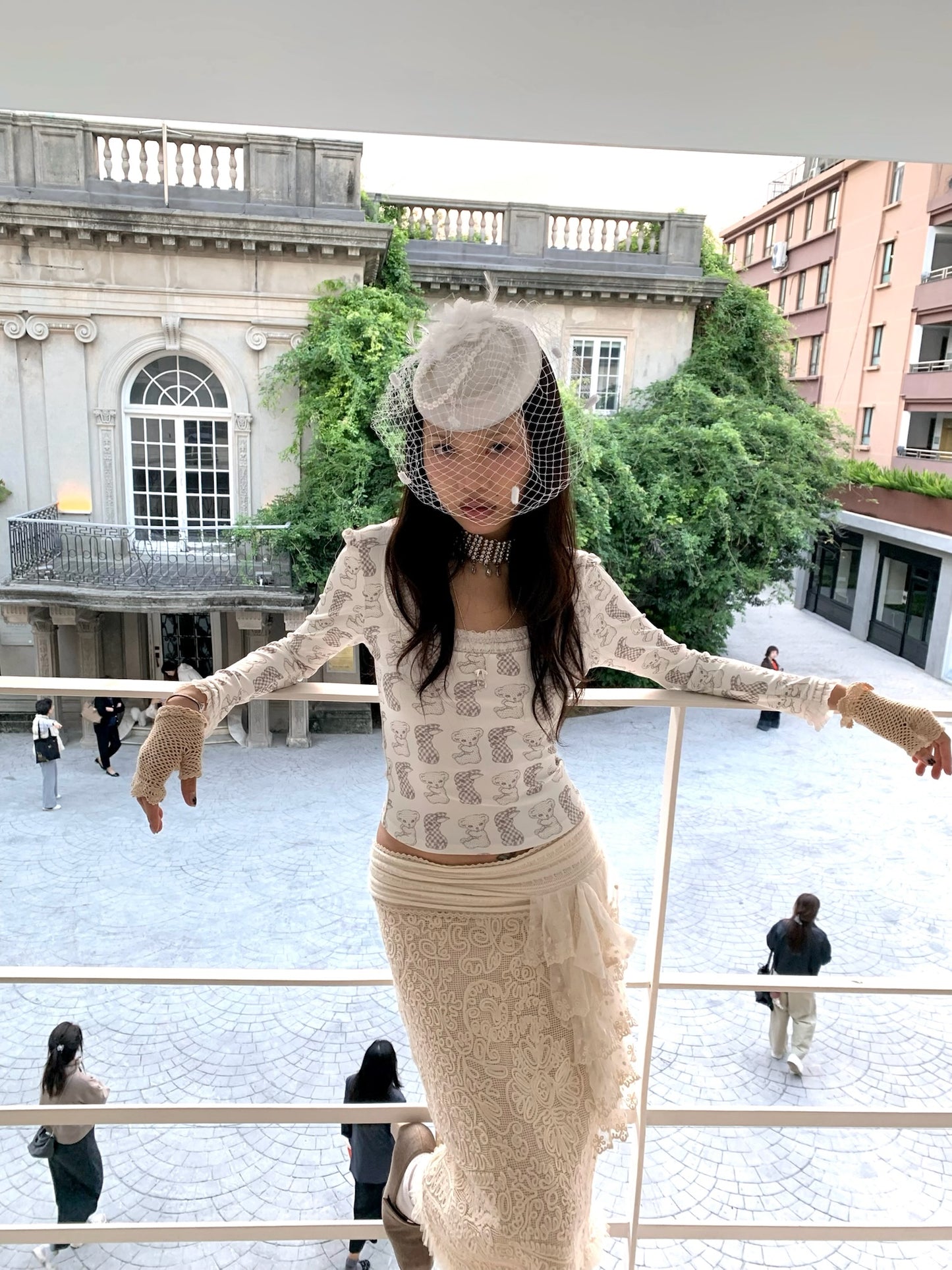 Cute printed lace wide-neck fitted stretch long-sleeved top