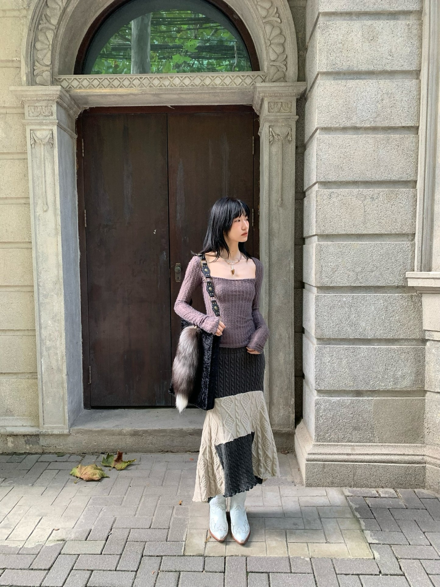 Big neckline purple-grey top