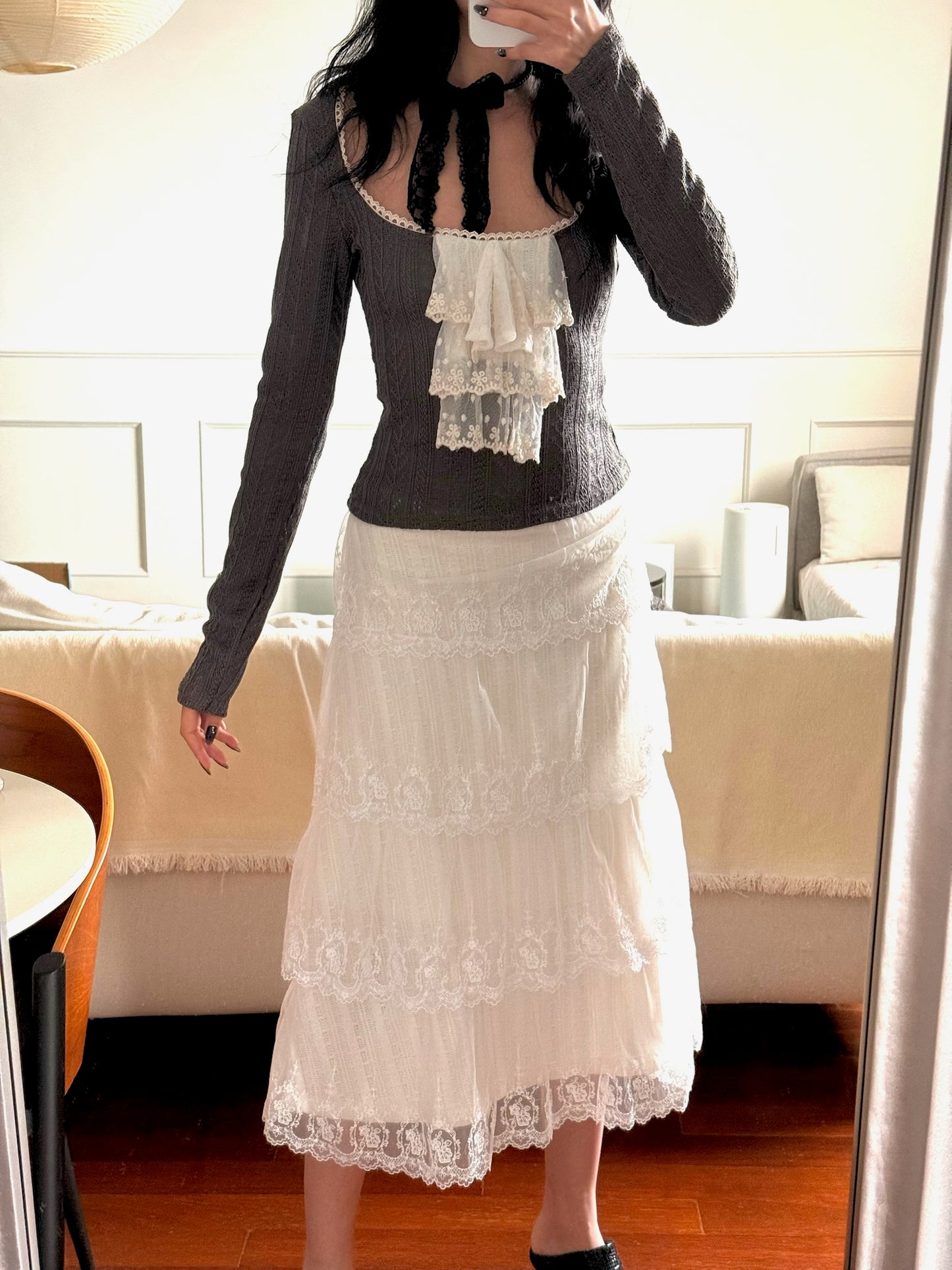 Black and white lace vintage thick knitted mid-length half skirt with elastic waistband