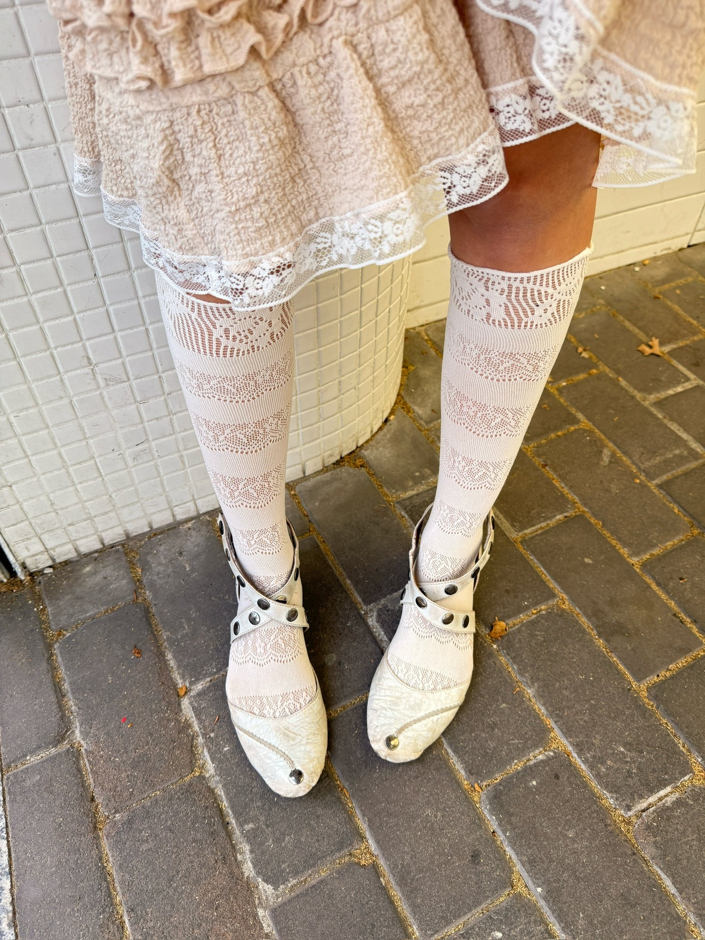 White/light purple lace socks