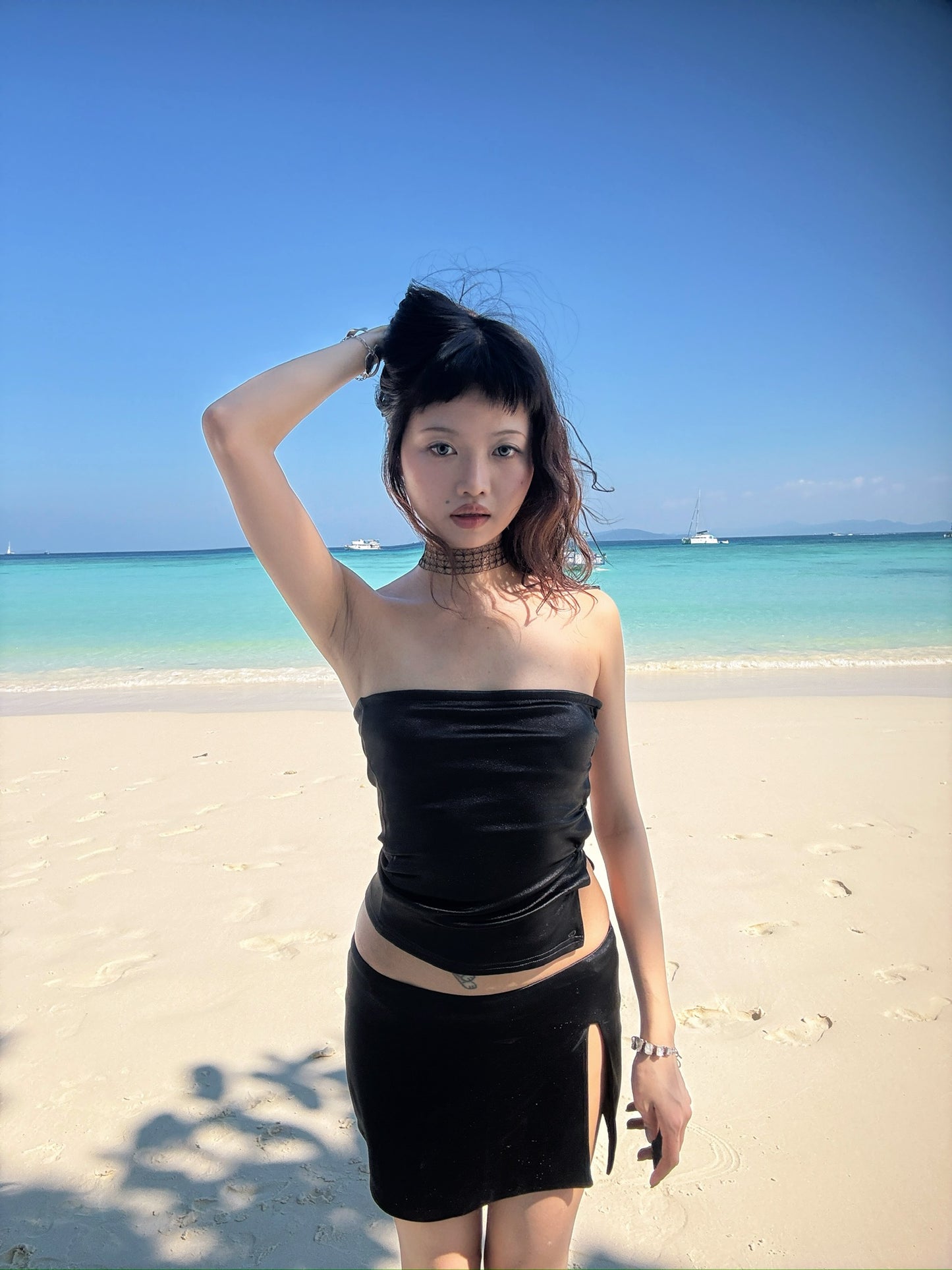 Black minimalist strapless bikini set (available for separate purchase）
