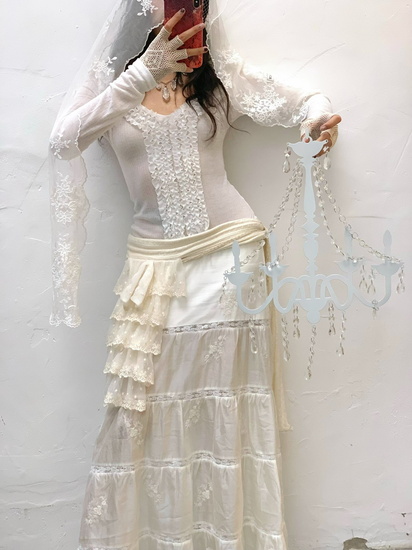 Retro style lace trimmed collar white silk scarf