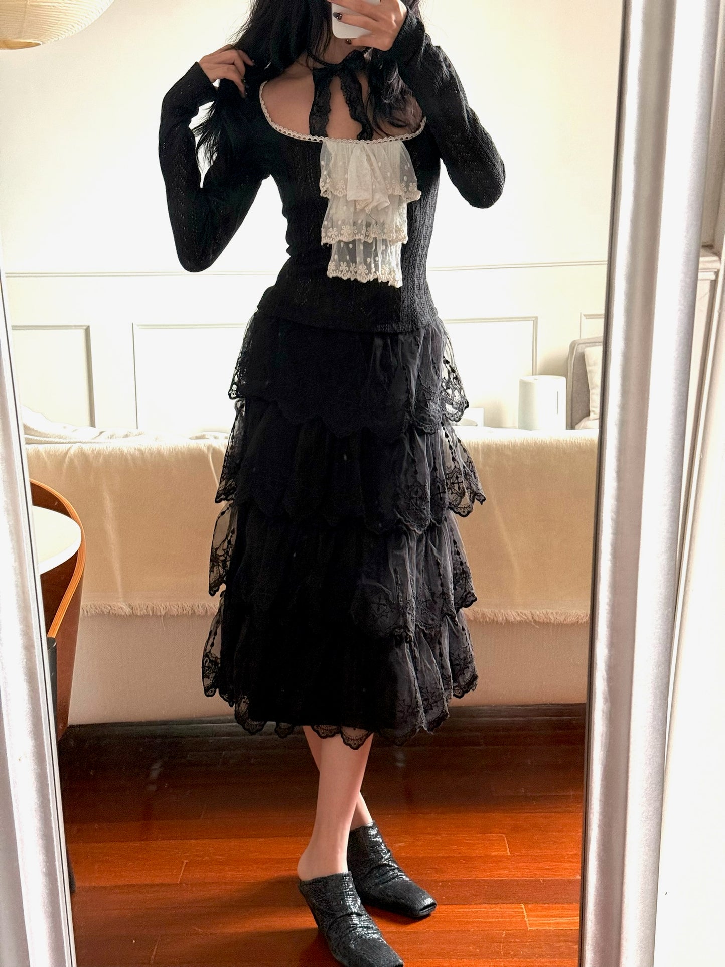 Black and white lace vintage thick knitted mid-length half skirt with elastic waistband