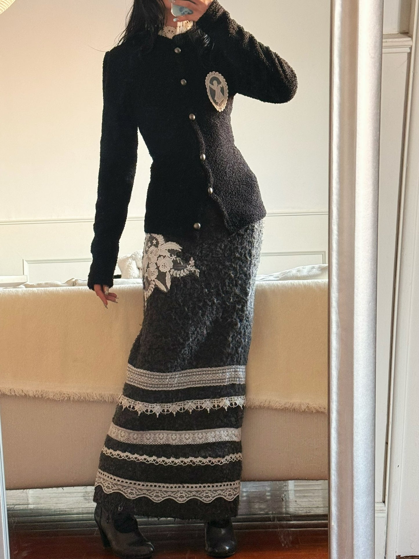 Black knitted woolen sweater / blouse