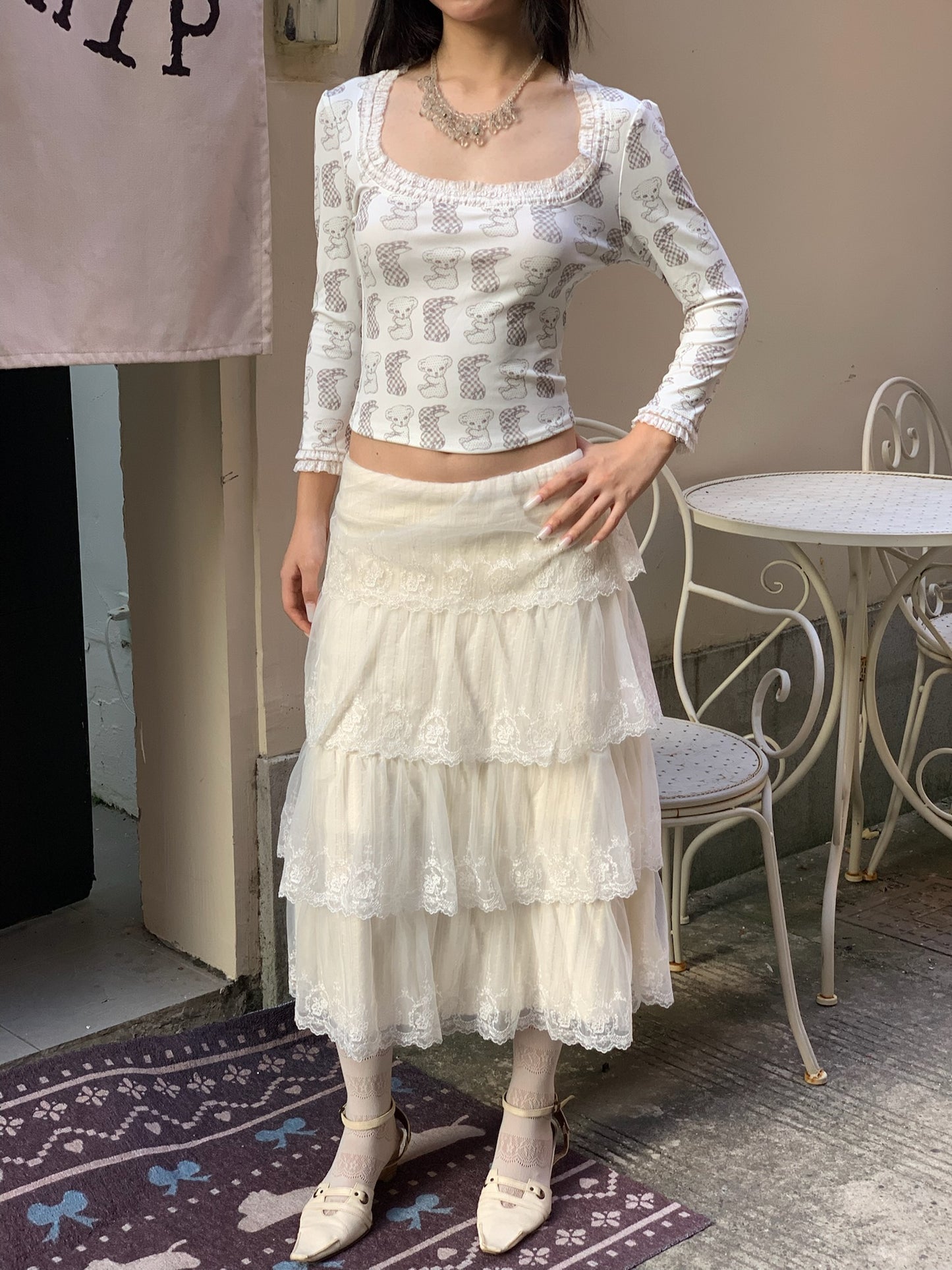 Black and white lace vintage thick knitted mid-length half skirt with elastic waistband
