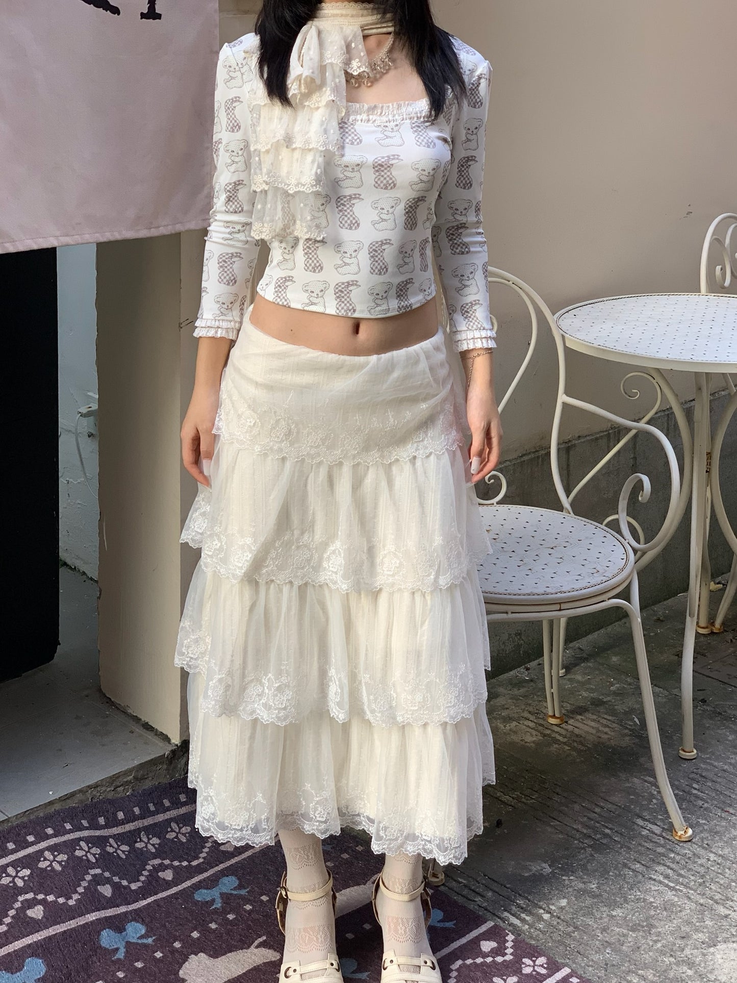 Black and white lace vintage thick knitted mid-length half skirt with elastic waistband