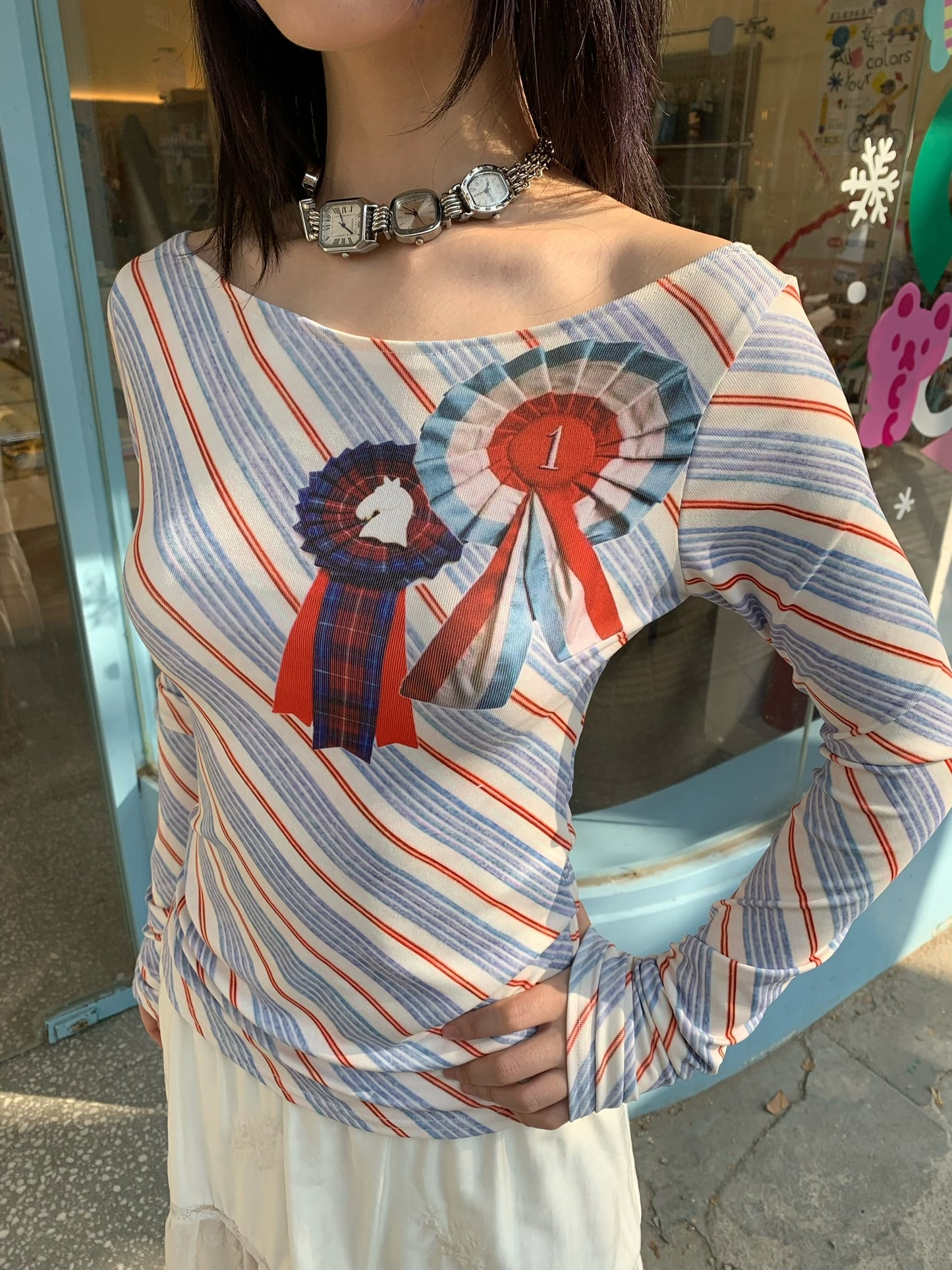 College style twill medal print long-sleeved top with stretch fabric