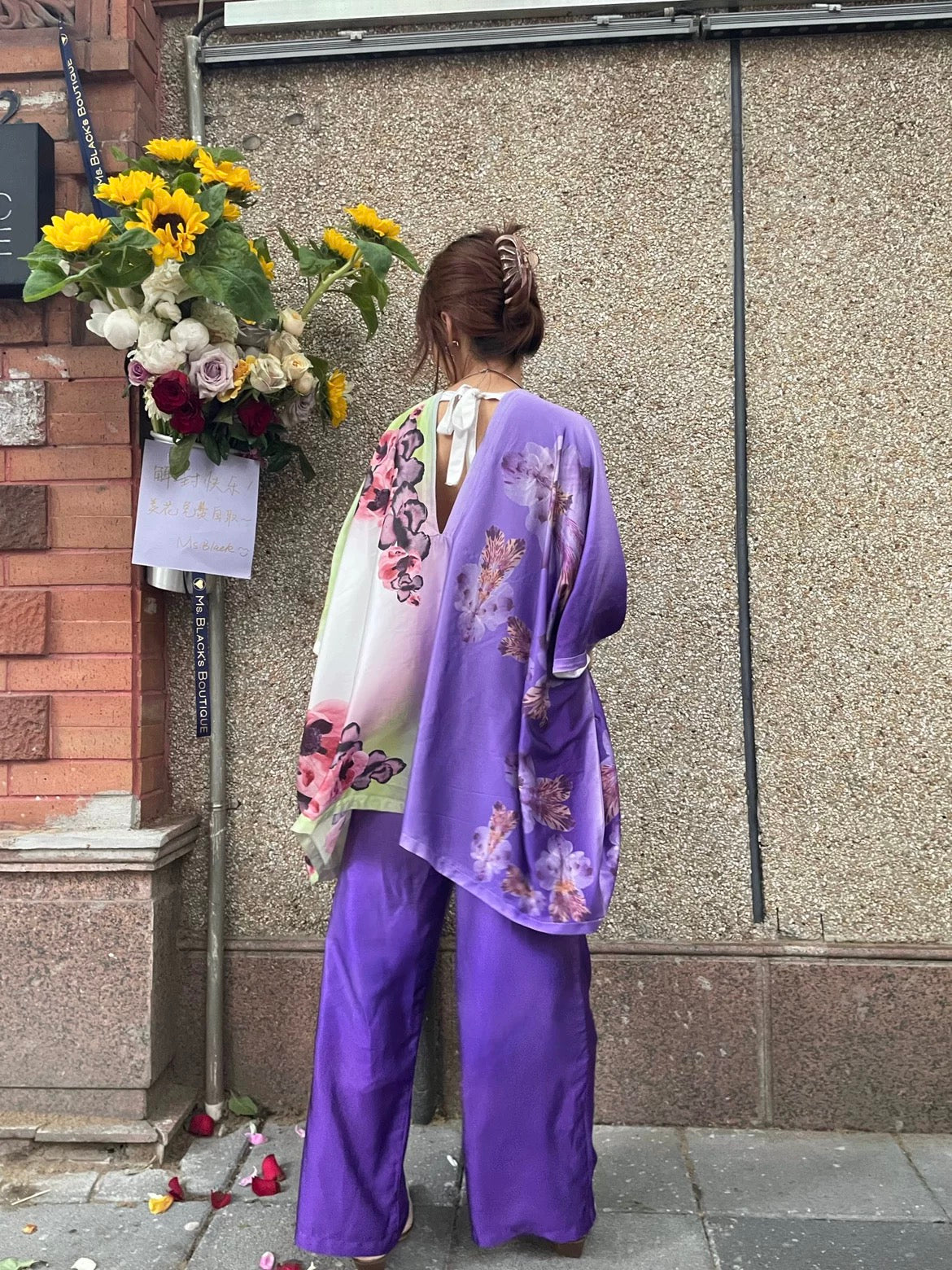 Multi-wear original design, light purple printed loose cool satin summer home wear top

Freesize Loose-fitting style