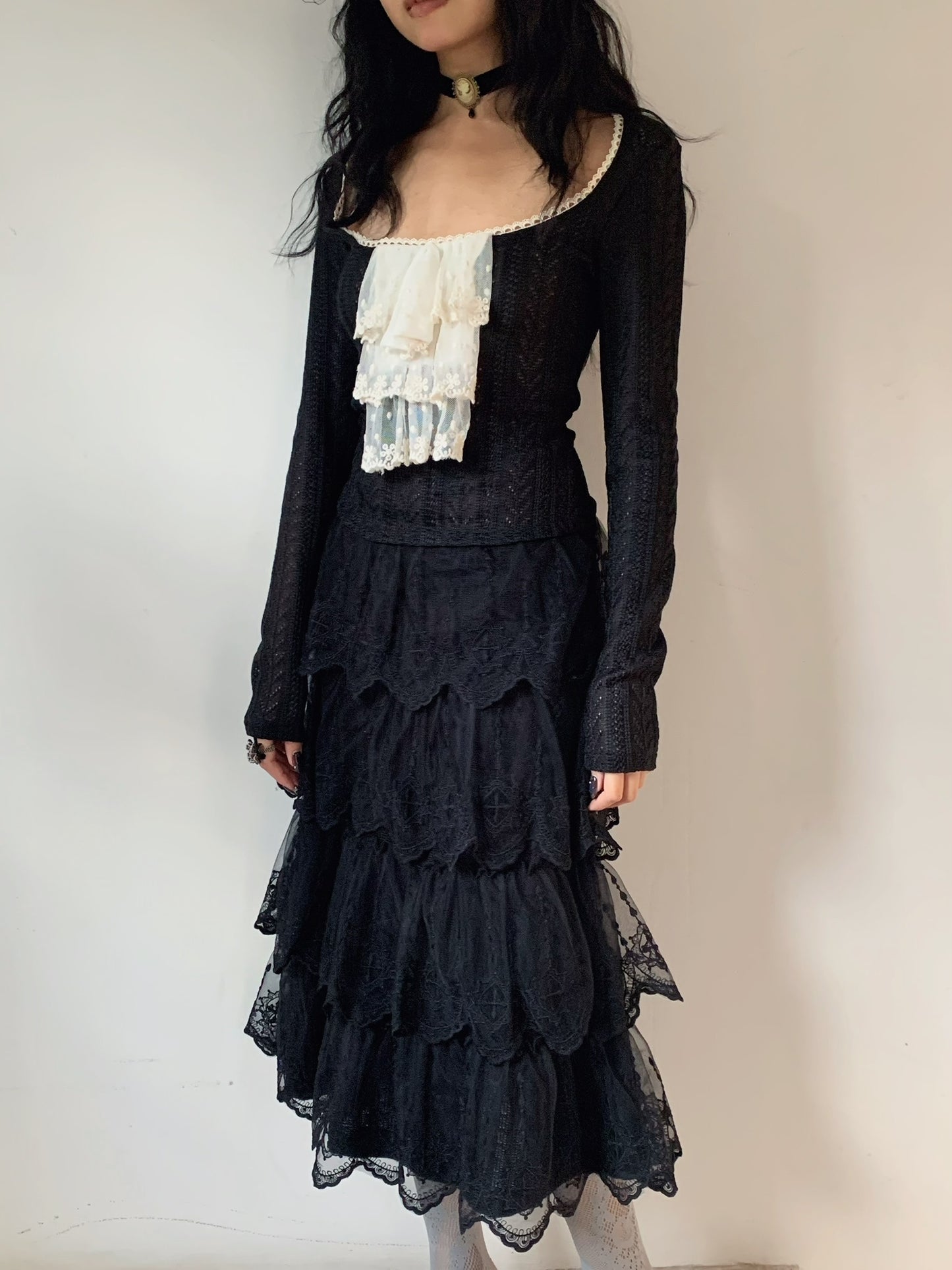 Black and white lace vintage thick knitted mid-length half skirt with elastic waistband
