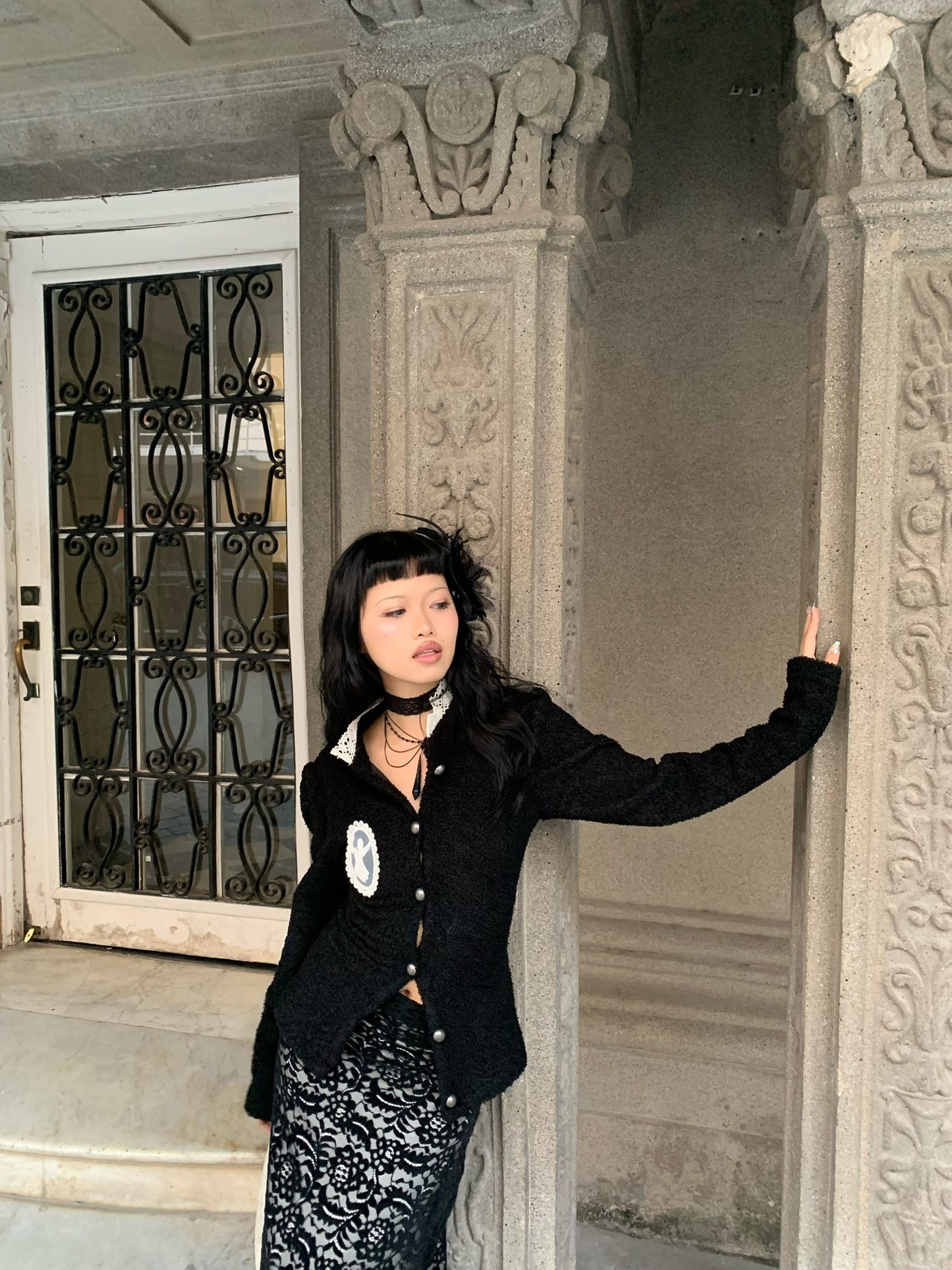 Black knitted woolen sweater / blouse