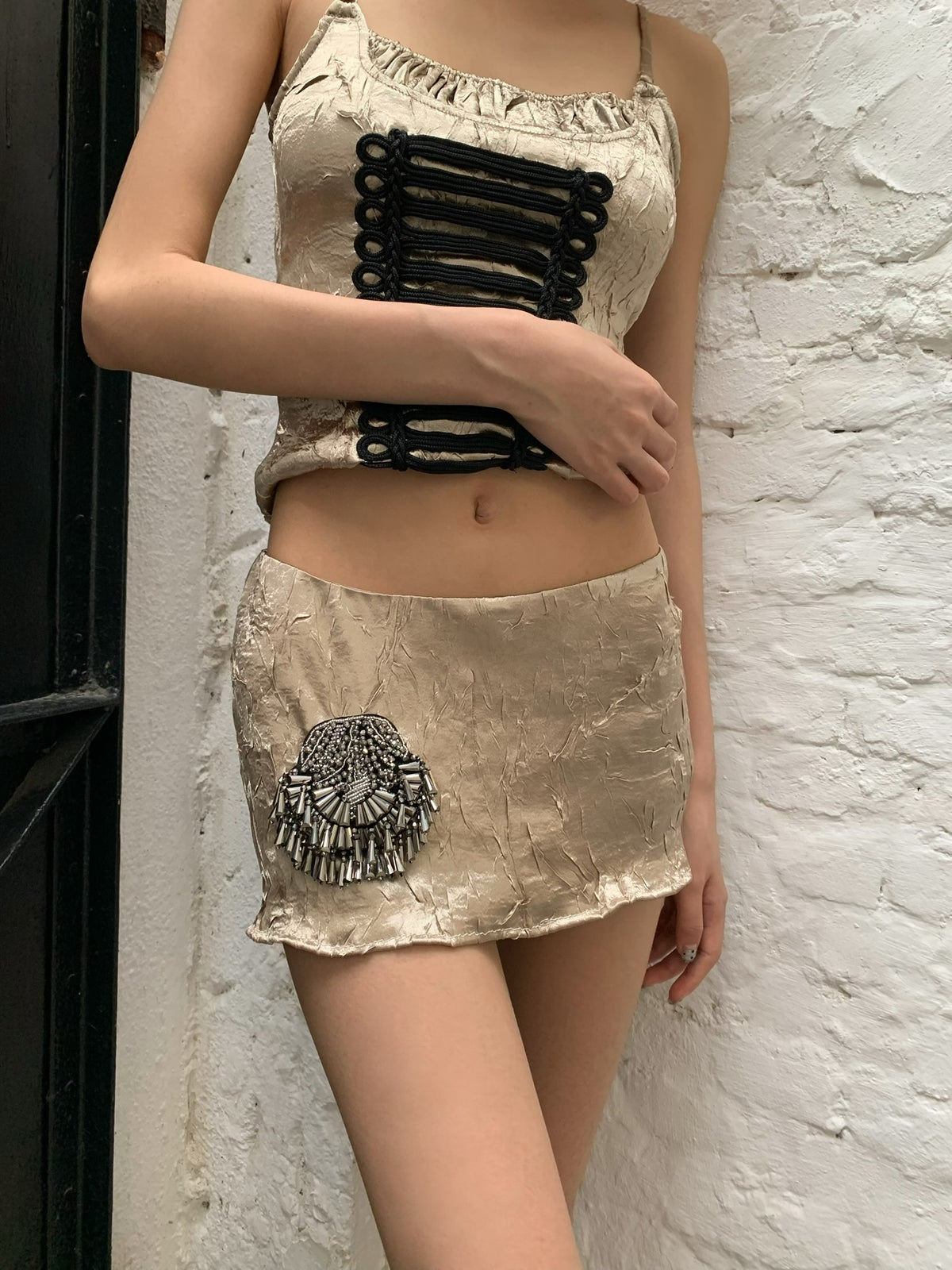 Retro golden skirt with sequin decoration that can be detached