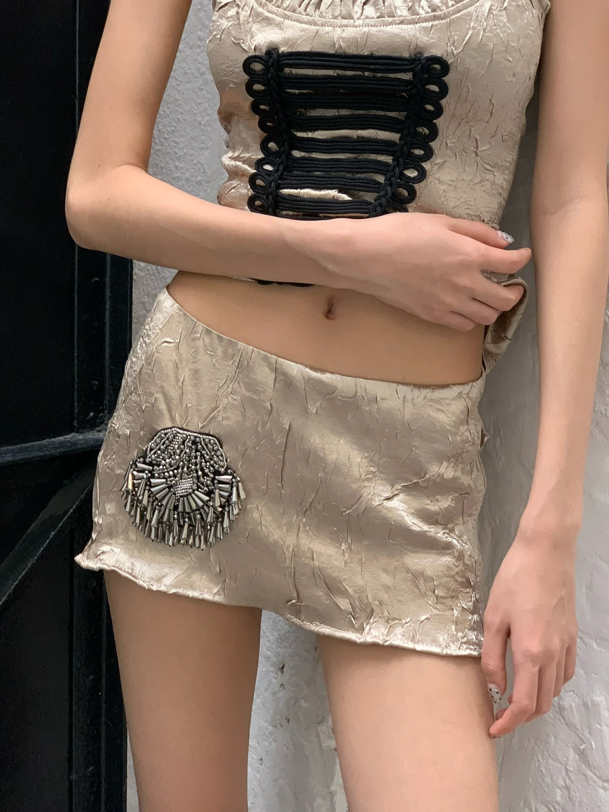 Retro golden skirt with sequin decoration that can be detached