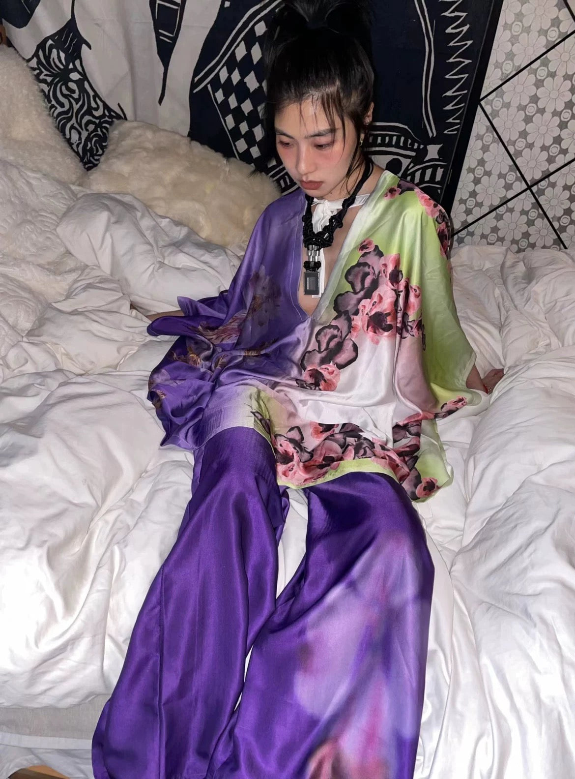 Multi-wear original design, light purple printed loose cool satin summer home wear top

Freesize Loose-fitting style