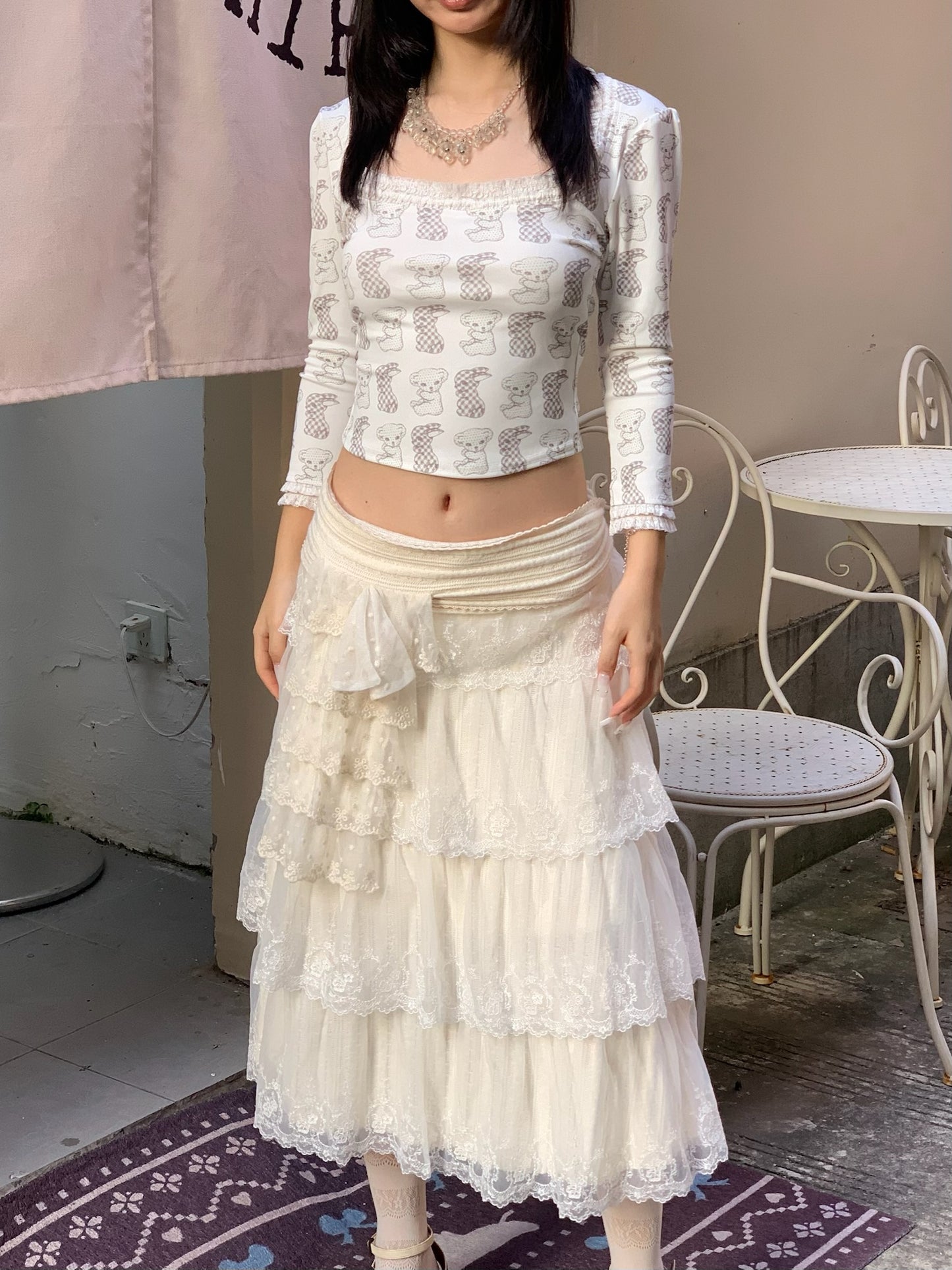 Black and white lace vintage thick knitted mid-length half skirt with elastic waistband