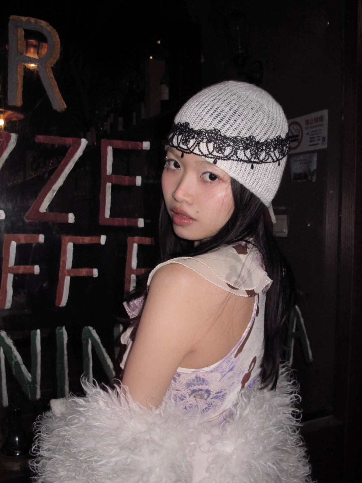 Original white yarn knitted hat with black lace suitable for spring and autumn