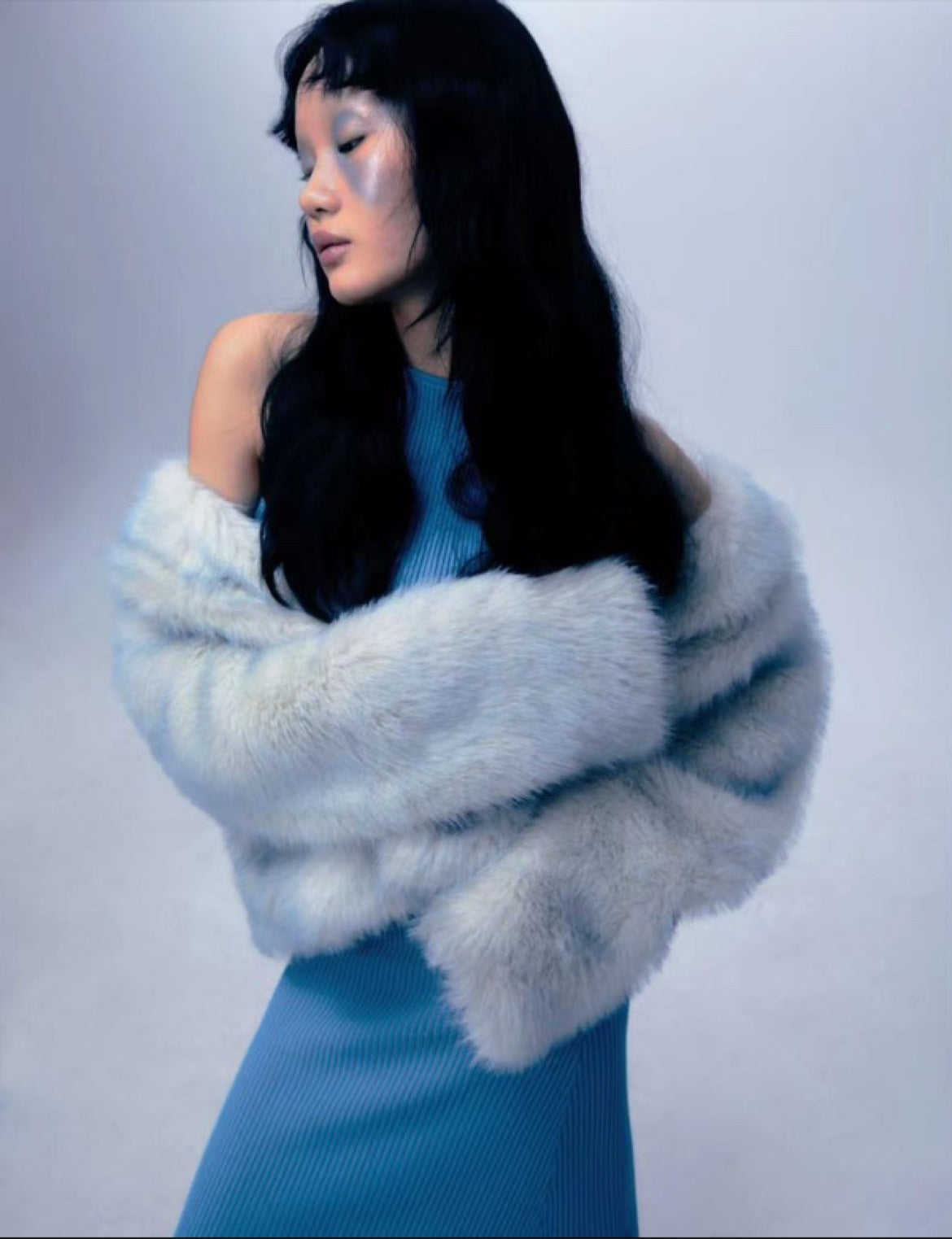 Warm Blue-white Furry Coat